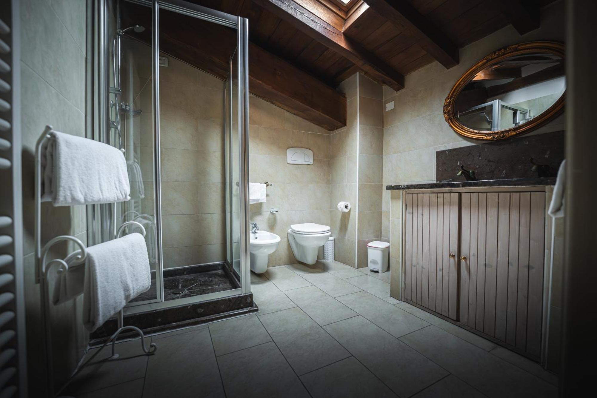 Cortemaggiore Hotel La Tavola Rotonda חדר תמונה