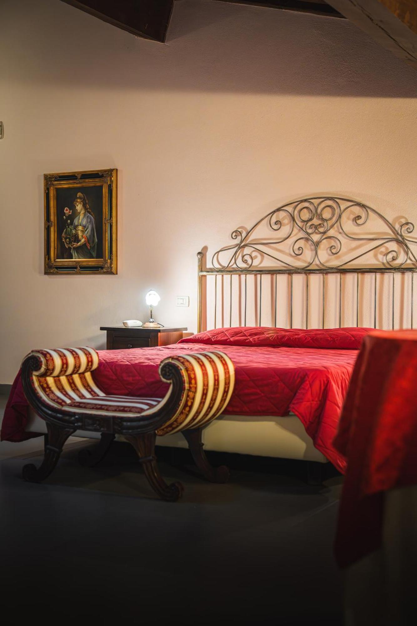 Cortemaggiore Hotel La Tavola Rotonda מראה חיצוני תמונה