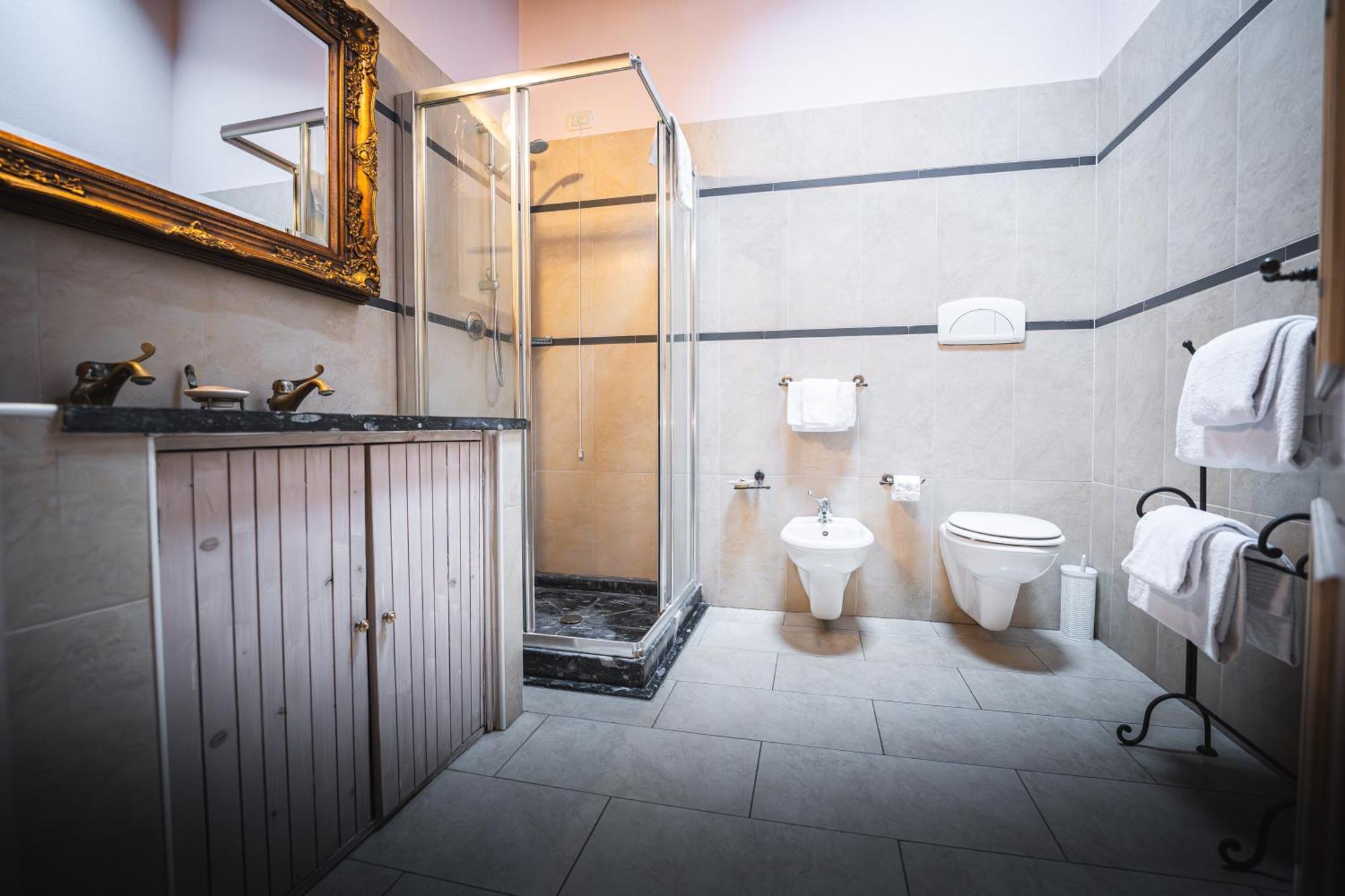Cortemaggiore Hotel La Tavola Rotonda חדר תמונה