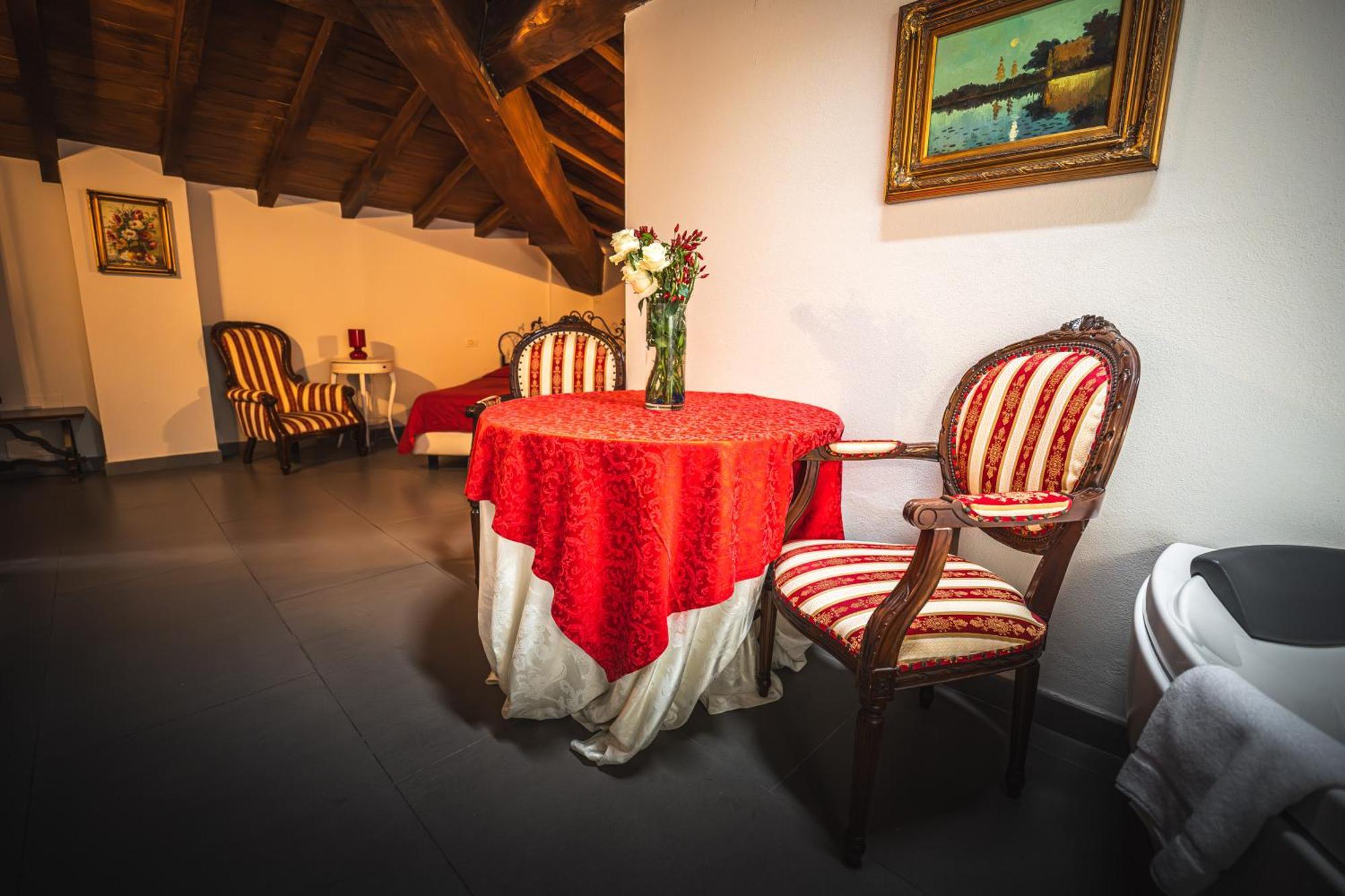 Cortemaggiore Hotel La Tavola Rotonda מראה חיצוני תמונה