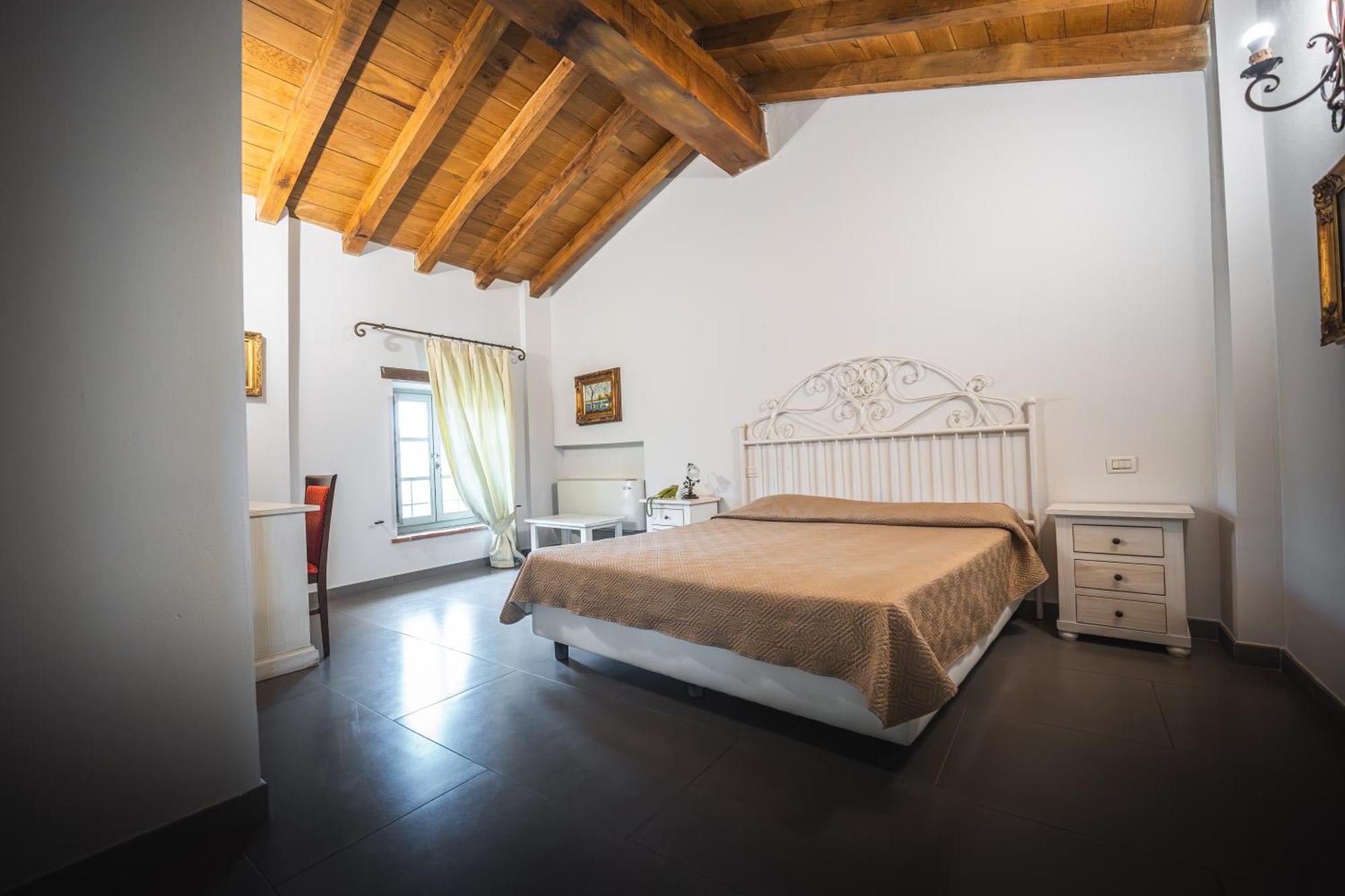 Cortemaggiore Hotel La Tavola Rotonda חדר תמונה