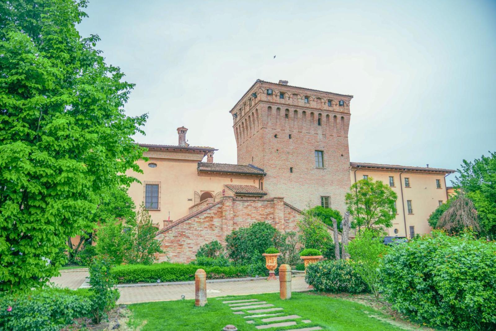 Cortemaggiore Hotel La Tavola Rotonda מראה חיצוני תמונה